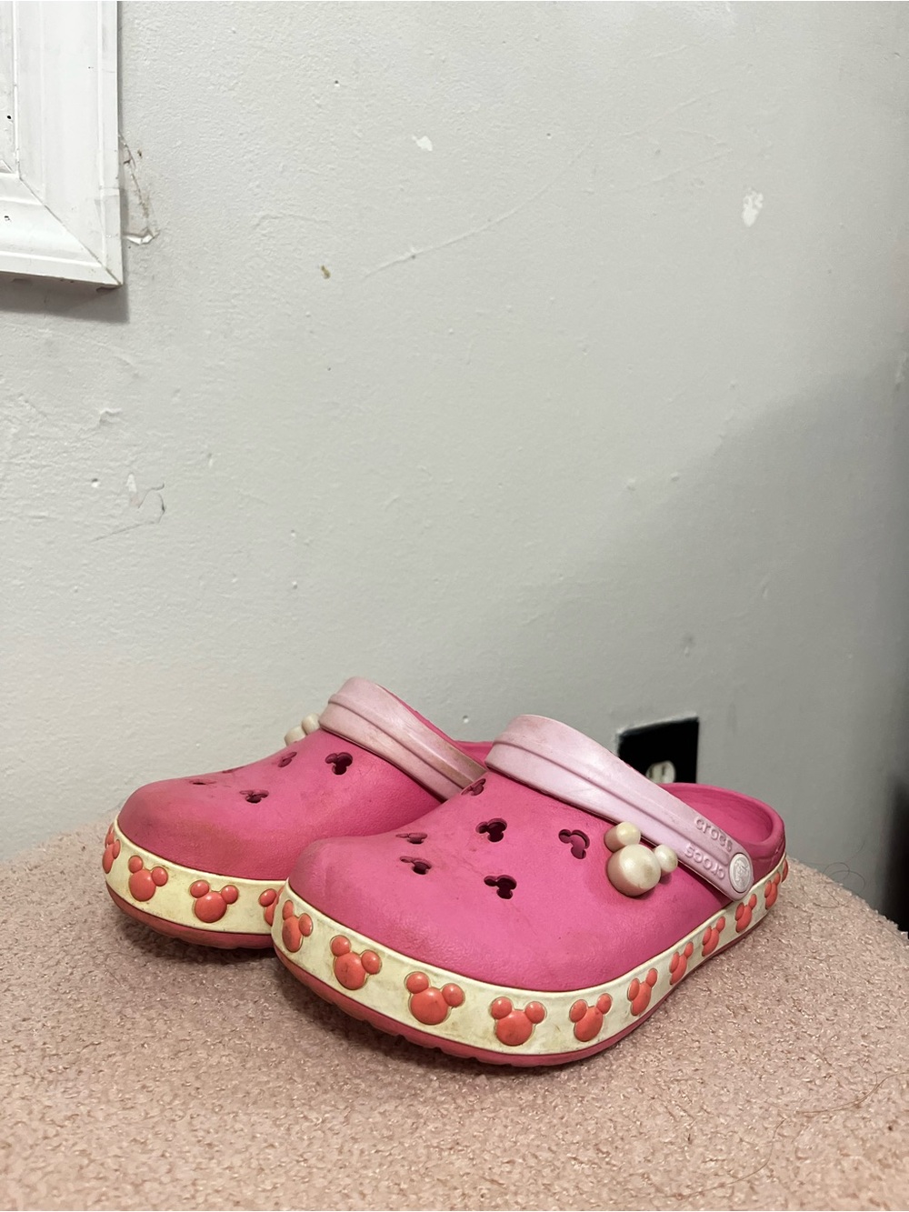 CROCS Kids Pink Minnie Mouse Accent Clogs